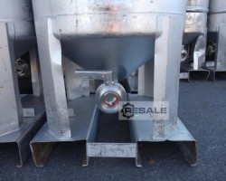 Maschine: UCON 250 Liter Edelstahltanks und Behälter