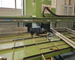 Maschine: URBAN AKS 6110 + SV 494 Schweiß- und Eckenreinigungslinie