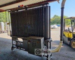 Maschine: KAHL + SCHLICHTERLE Airclean 6000 Rotierender Flaschentisch vor dem Flaschenreiniger