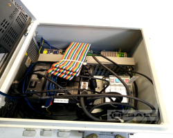 Maschine: KEYENCE CV-5501P, CA-DC20E, CA-MP81 Schaltschränke