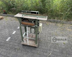 Maschine:  Spinegluer Wirbelklebende Maschine
