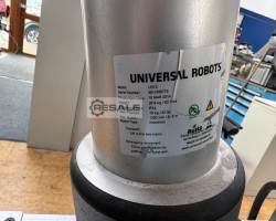 Maschine: COBOT UR10 CB2 Industrieroboter