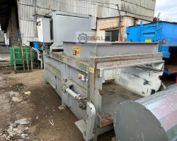 Maschine: LUDDEN AND MENNEKES STV1000 Presscontainer