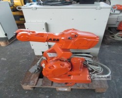 Maschine: ABB ROBOTICS IRB 140 S4C + M2000 Industrieroboter
