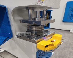 Maschine: DURENDUS C-Presse – 15 T – 300 × 300 mm Einständerpressen