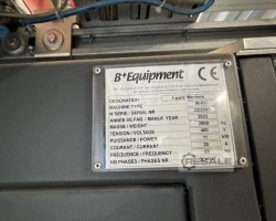 Maschine: B+E EQUIPMENT / I-PAK INRU, Ipak Kartonverschliessmaschinen