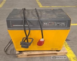 Maschine: JUNGHEINRICH EFX125 Schmalgangstapler