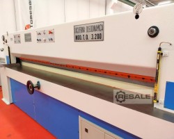 Maschine: EMME ELLE - T.O. 3200 Hydraulische Furnierguillotine