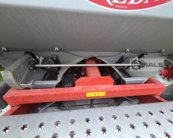 Maschine: BREDAL F4 Düngerstreuer