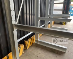 Maschine:  H:426cm Kragarmregale