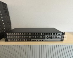 Maschine: HPE OfficeConnect 1950 Switches mit Netzteilen