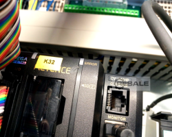 Maschine: KEYENCE CV-5501P, CA-DC20E, CA-MP81 Schaltschränke