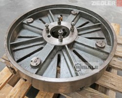 Maschine:  Ø 700 mm / Cast Planscheiben