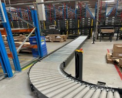 Maschine: QLIQFLOW u Fördertechnikanlage