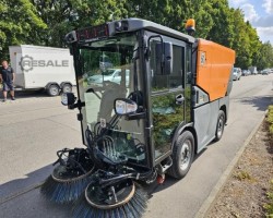 Maschine: KäRCHER MC250 Kehrmaschinen