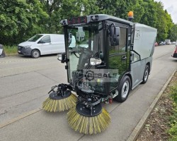 Maschine: KäRCHER MC250 Kehrmaschinen