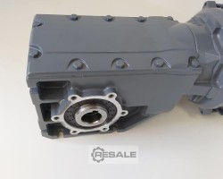 Maschine: LENZE G50BB124MHAR2C, 401r/min, 68Nm Kegelradgetriebemotor,