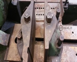 Maschine:   Bügelsägeautomaten
