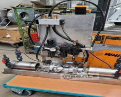 Maschine:   Doppel-Kolbendosierpumpe