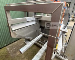 Maschine:   Hebe-Kipp-System mit Trichter und Förderschnecke