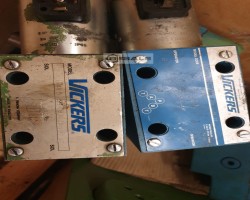 Maschine: VICKERS REXROTH 5-4we10c32 Vickers elektr. Position contr elektr. Hubüberwach
