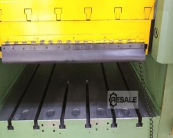 Maschine: DIEFFENBACHER PO-F 1250 A Hydraulische Pressen