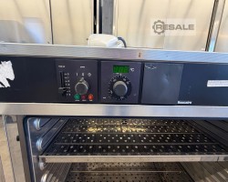Maschine: MEMMERT UM Trockenschrank