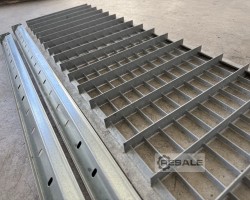 Maschine: DEXION HI 280 f. Breite 1.280 mm/Tiefe 400mm Gitterrostboden und Traversen f. Fachbodenregale