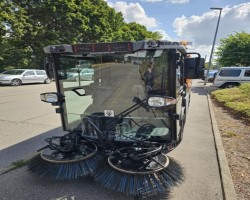 Maschine: KäRCHER MC250 Kehrmaschinen