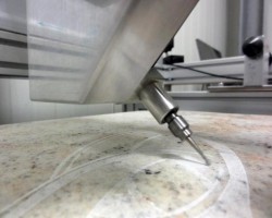 Maschine: CNC-STEP High-Z/400-T +GranitoGrav CNC Glas Gravier Maschine