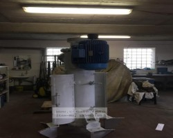 Maschine: BENKER  Stehender Melassierer