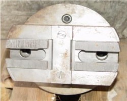 Maschine: FORKART 2 BLE 200 Zweibackenfutter Drehfutter fuer CNC