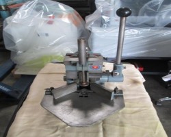 Maschine: TRAENKLEIN  Eckenrundstossmaschine