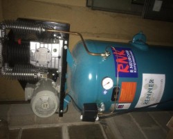 Maschine: MAGNET KFT 300L Kompressoren