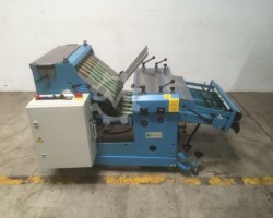 Maschine: DESTA B 5000 aufrechter Stapellieferung mit Presseinheit