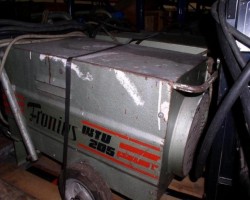 Maschine: FRONIUS WTU 205 Elektroschweissgeraet
