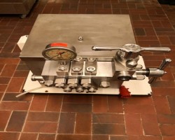 Maschine: APV HOMOGENIZER LAB 100 Homogenisatoren