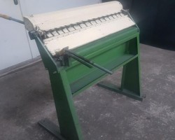 Maschine:  750 mm Hand–Multifunktions Abkantbank