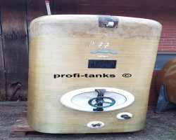 Maschine: STAFFELSTEIN  P77 Polyestertank 3.000 L