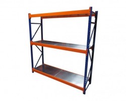 Maschine:  3 Ebenen, Metallböden Weitspannregale