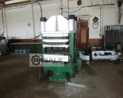 Maschine:  800 x 800 Presse