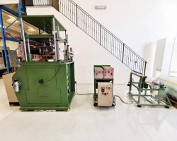 Maschine: PRESS MOLDING ALUMINIUM  Viersäulenpressen