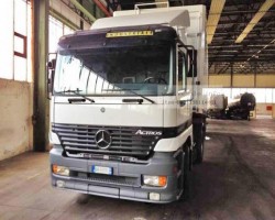 Maschine: MERCEDES BENZ 1843 TRUCK MIT SEMITRAILERS