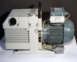 Maschine: OERLIKON LEYBOLD D 16 B Drehschiebervakuumpumpe