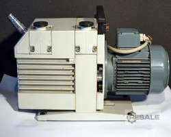 Maschine: OERLIKON LEYBOLD D 16 B Drehschiebervakuumpumpe