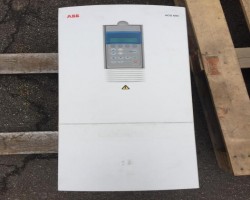 Maschine: ABB ACS 601-0040-3 Frequenzumrichter