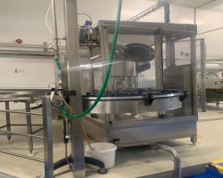 Maschine: GLASS AND PET BOTTLE FILL DMUK Flaschenabfüllanlagen