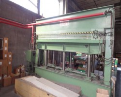 Maschine: R. COLOMBO 1300 x 3500 Furnierpressen