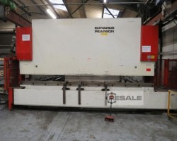 Maschine: EDWARDS PEARSON PR10 250 ton x 5000mm CNC Abkantpressen