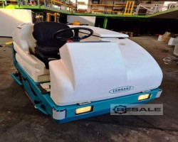 Maschine: TENNANT 7300 Aufsitz-Scheuersaugmaschine, Bodenkehrmaschine